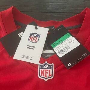 BRAND NEW PATRICK MAHOMES CHIEFS JERSEY, size XL